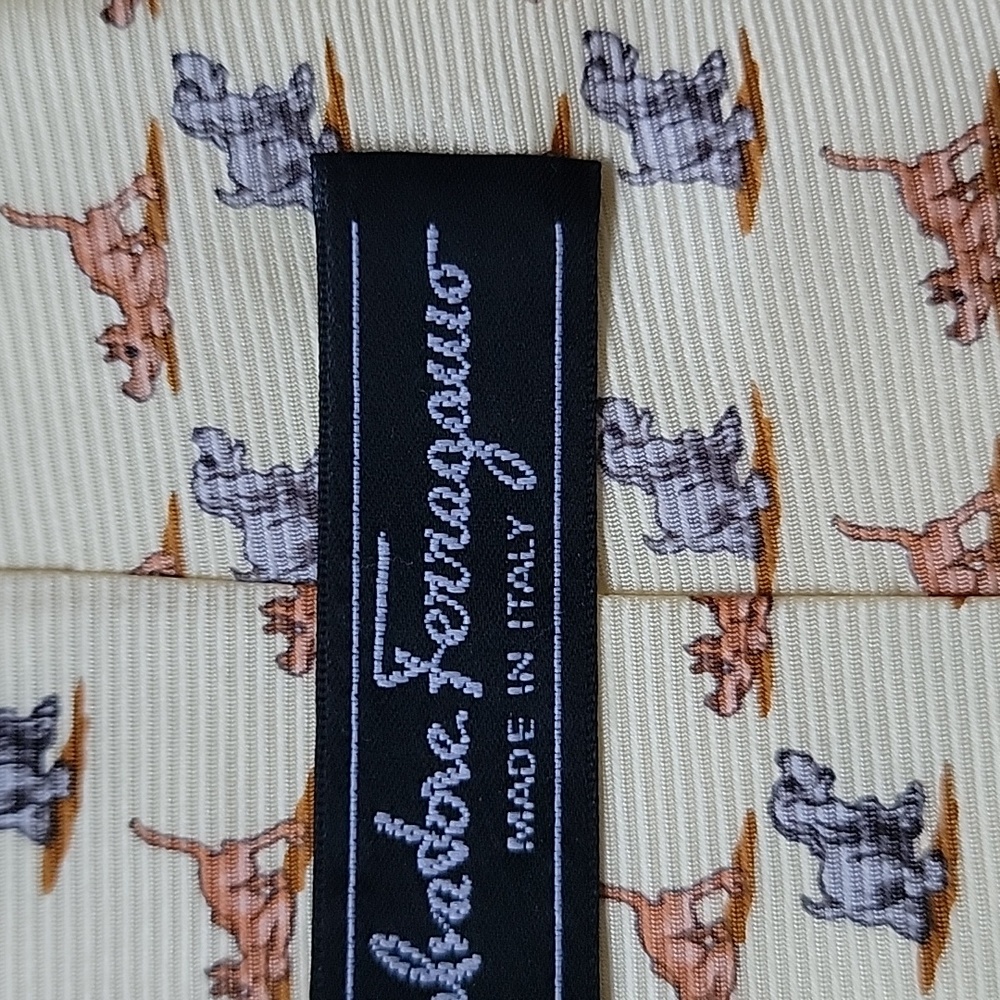 ⭐️SALVATORE FERRAGAMO Authentic 100% Silk Made in Italy Animal Print Dogs